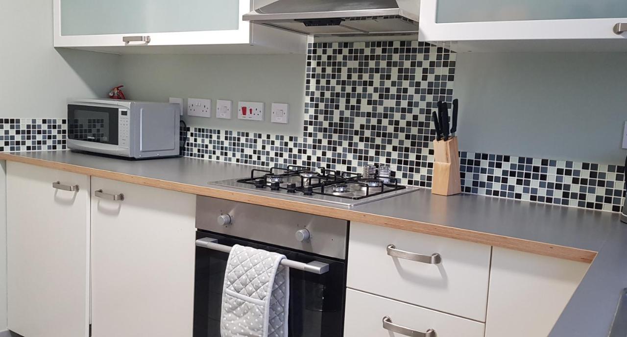 The Green Views Apartment Families, Tourists, Professionals Maidenhead Bagian luar foto