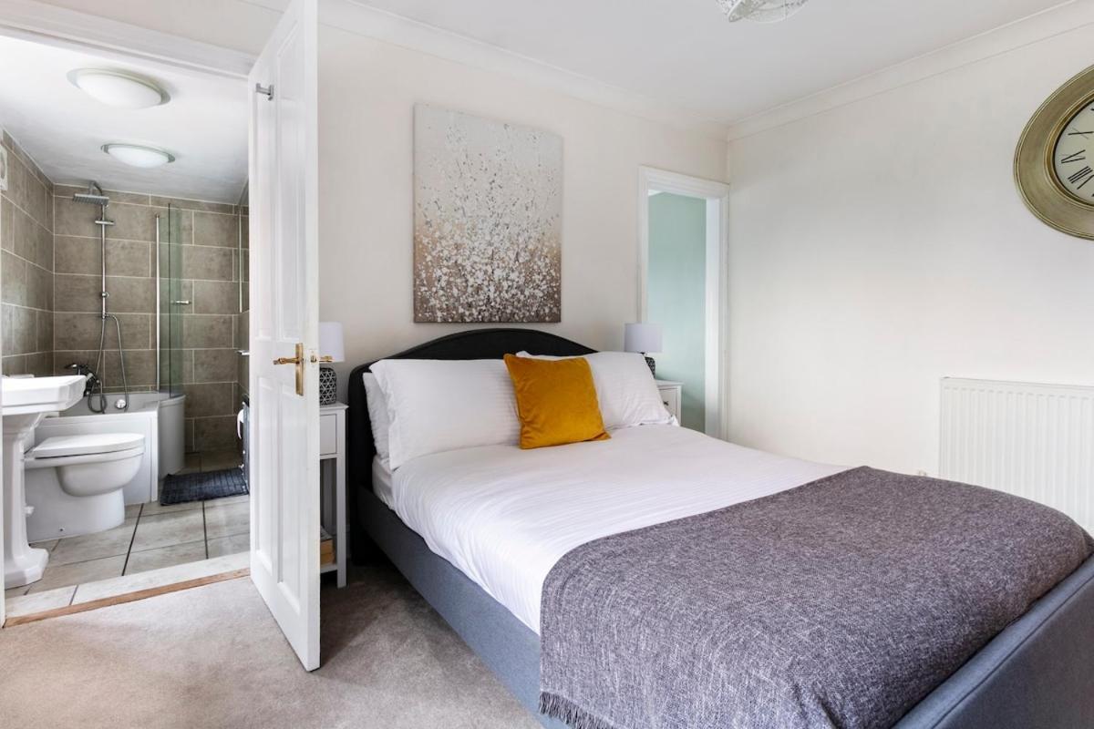 The Green Views Apartment Families, Tourists, Professionals Maidenhead Bagian luar foto