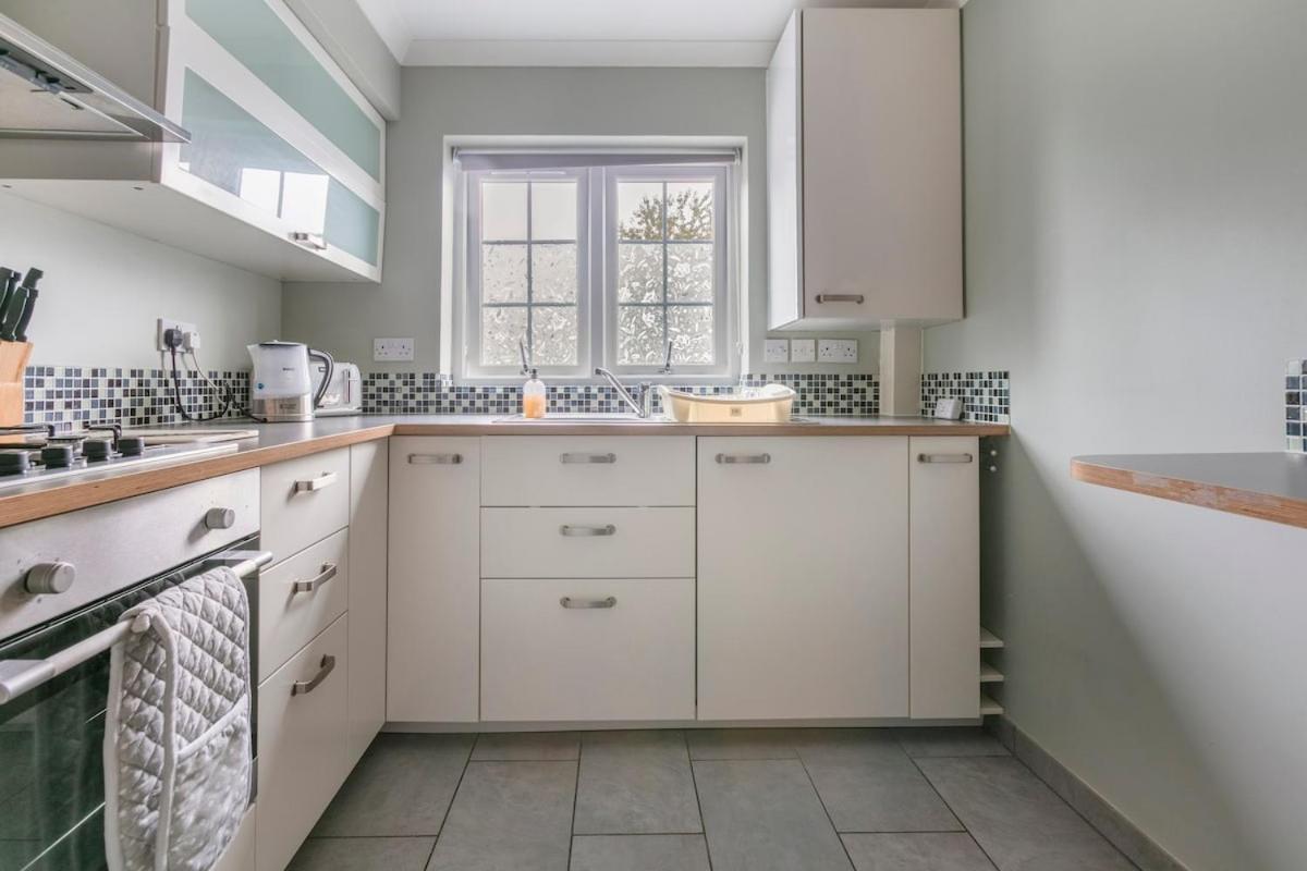 The Green Views Apartment Families, Tourists, Professionals Maidenhead Bagian luar foto